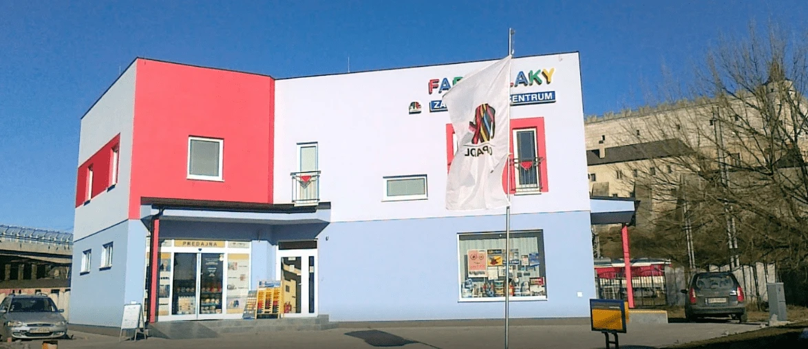 Farby Laky pod zámkom