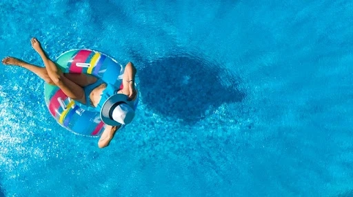 Starostlivosť o bazén: Ako vyčistiť bazén pred letnou sezónou?